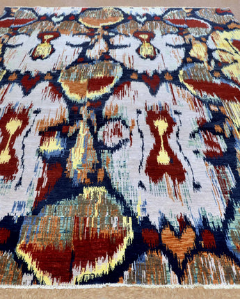 Modern Hand Knotted Rug , Made from Natural Wool, $ 3700
