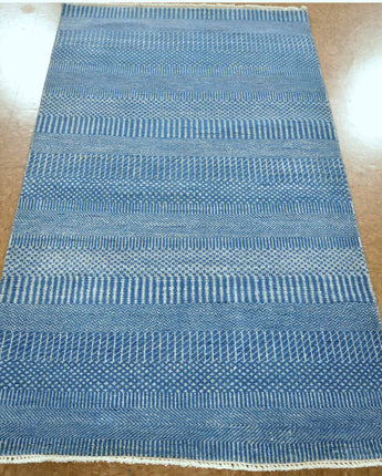 Modern design hand knotted from natural wool in India