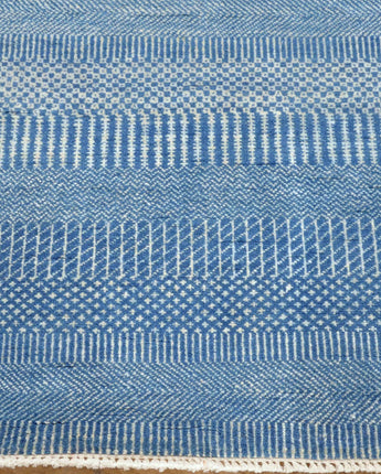 Modern design hand knotted from natural wool in India