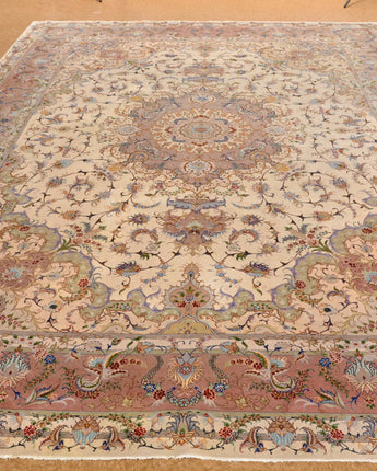 Fine Persian Tabriz, Hand Knotted from very fine Natural Wool & Silk , Price: $14500