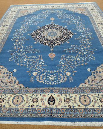 Fine Pak Persian Hand Knotted from fine Natural Wool, Size 9 x 12.5