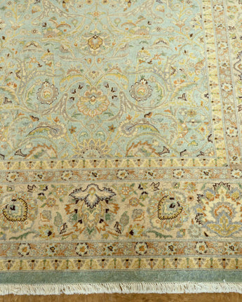 Fine Peshawar Chobi, Hand Knotted from Fine Natural Wool
