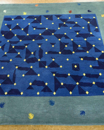 Modern Nepal Rug, Hand Knotted from fine Natural Wool, Size 5.6 x5.5