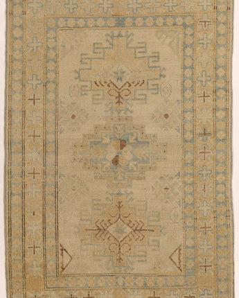 Vintage Collection hand knotted from natural wool